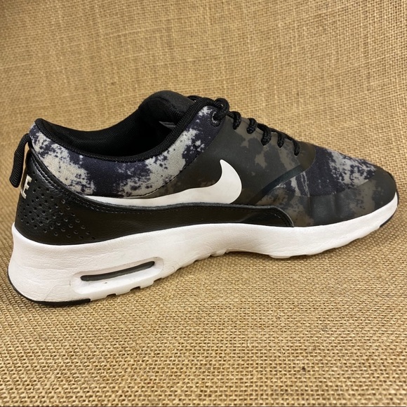 🛑SOLD🛑  Women’s Nike Air Max black white running shoes size 7.5 - Picture 3 of 10